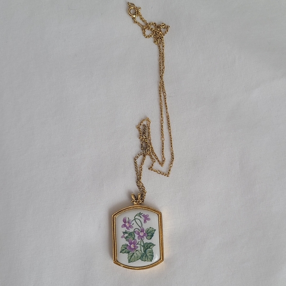 Avon Vintage Floral Heritage Collection Violets Necklace - Picture 2 of 4